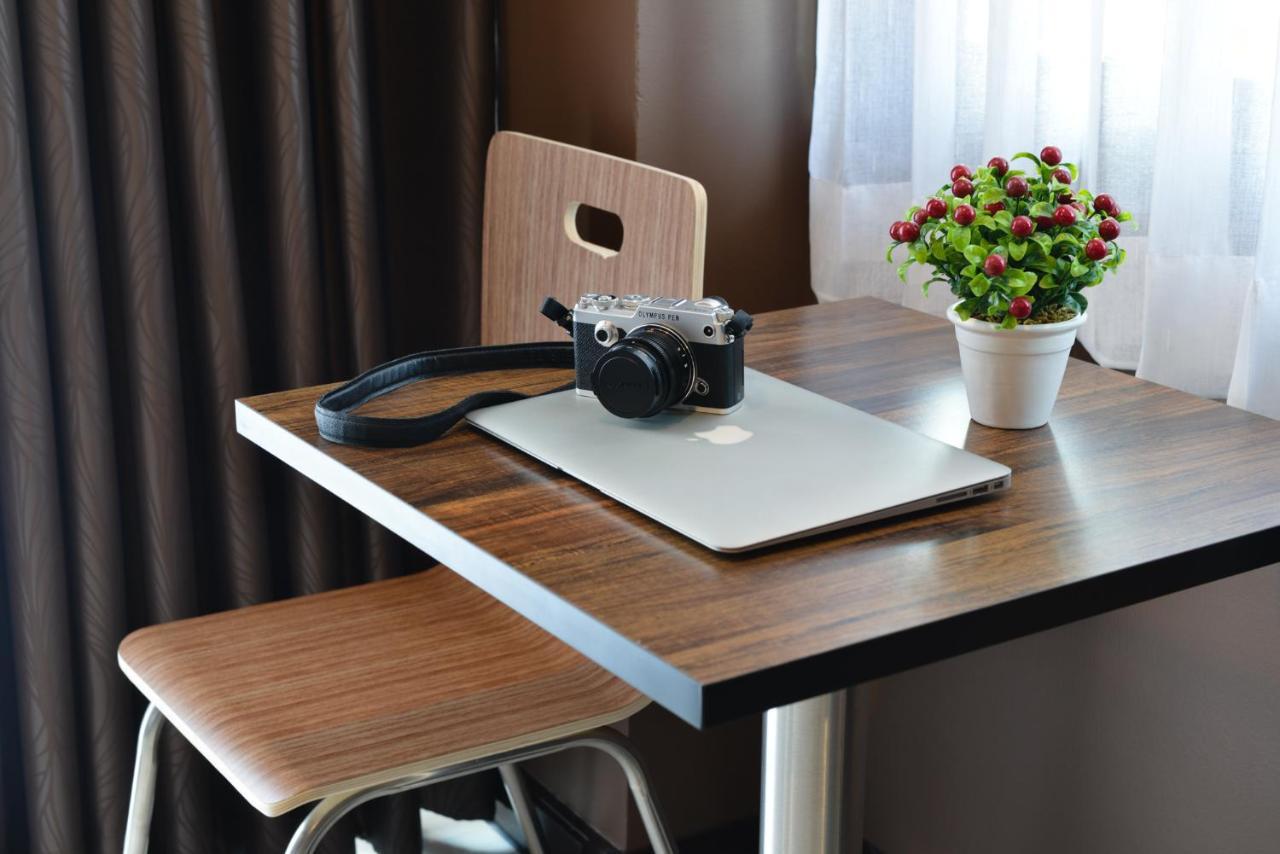בנגקוק The Breton Hotel Media מראה חיצוני תמונה