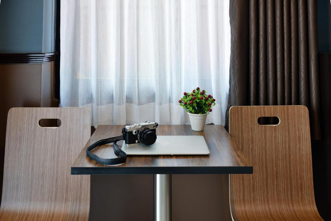 בנגקוק The Breton Hotel Media מראה חיצוני תמונה